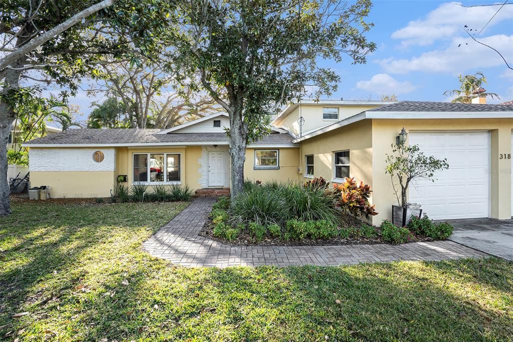 Recently Sold: $1,450,000 (3 beds, 2 baths, 2800 Square Feet)