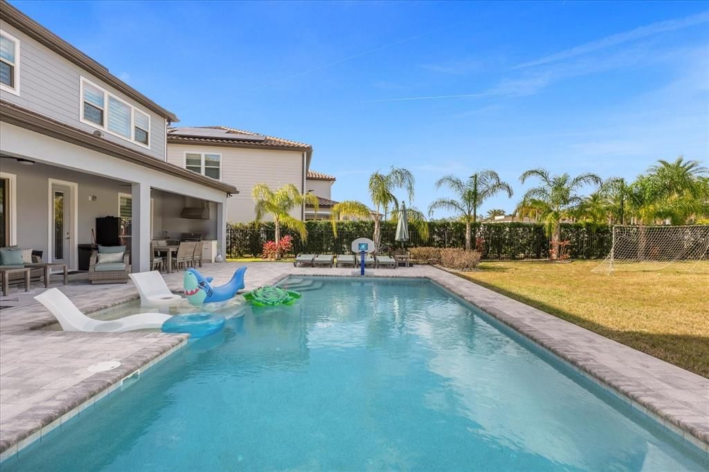 Recently Sold: $1,525,000 (6 beds, 6 baths, 4595 Square Feet)