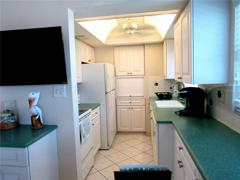 For Rent: $5,000 (2 beds, 2 baths, 867 Square Feet)