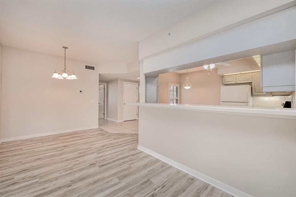 Active With Contract: $275,000 (3 beds, 2 baths, 1589 Square Feet)