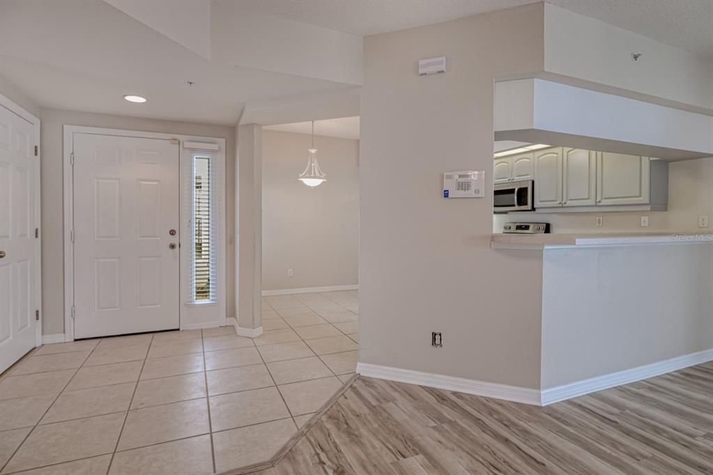 Active With Contract: $275,000 (3 beds, 2 baths, 1589 Square Feet)