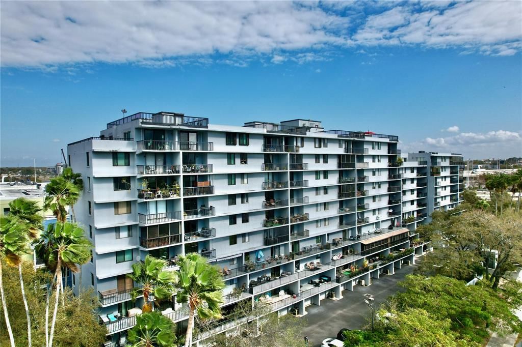 Recently Sold: $615,000 (2 beds, 2 baths, 1528 Square Feet)