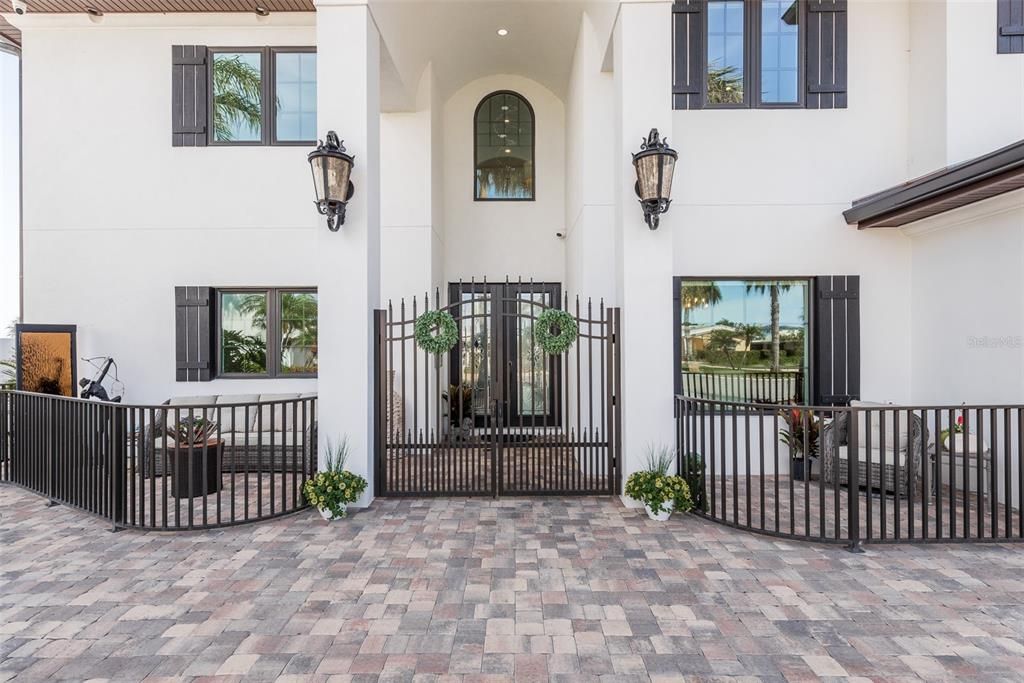 Recently Sold: $4,300,000 (5 beds, 4 baths, 4662 Square Feet)