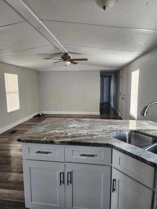 Recently Rented: $1,400 (3 beds, 2 baths, 1064 Square Feet)