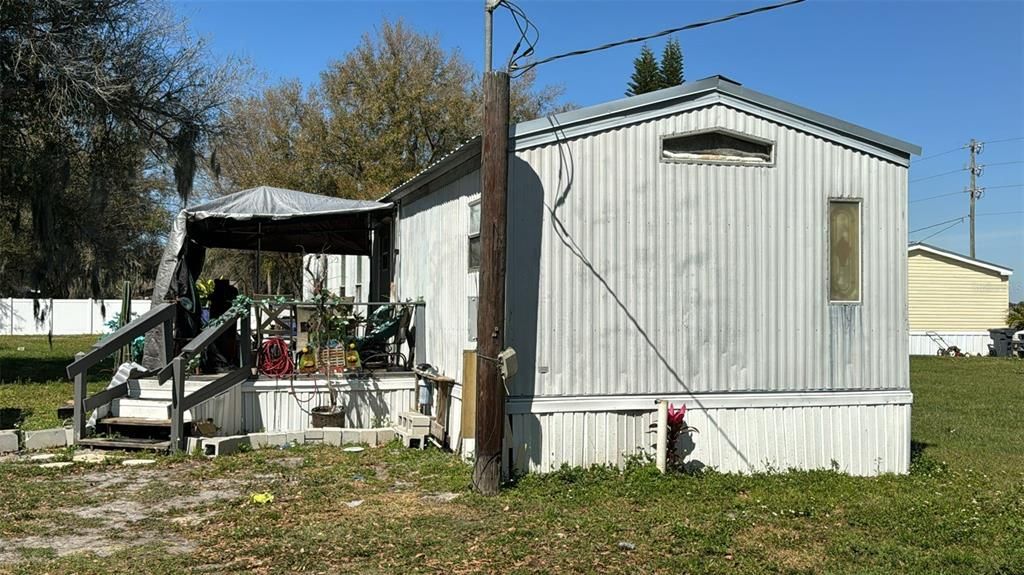 Vendido Recientemente: $49,900 (3 camas, 2 baños, 924 Pies cuadrados)