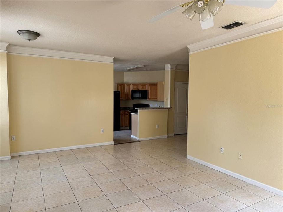 Active With Contract: $1,800 (3 beds, 2 baths, 1445 Square Feet)