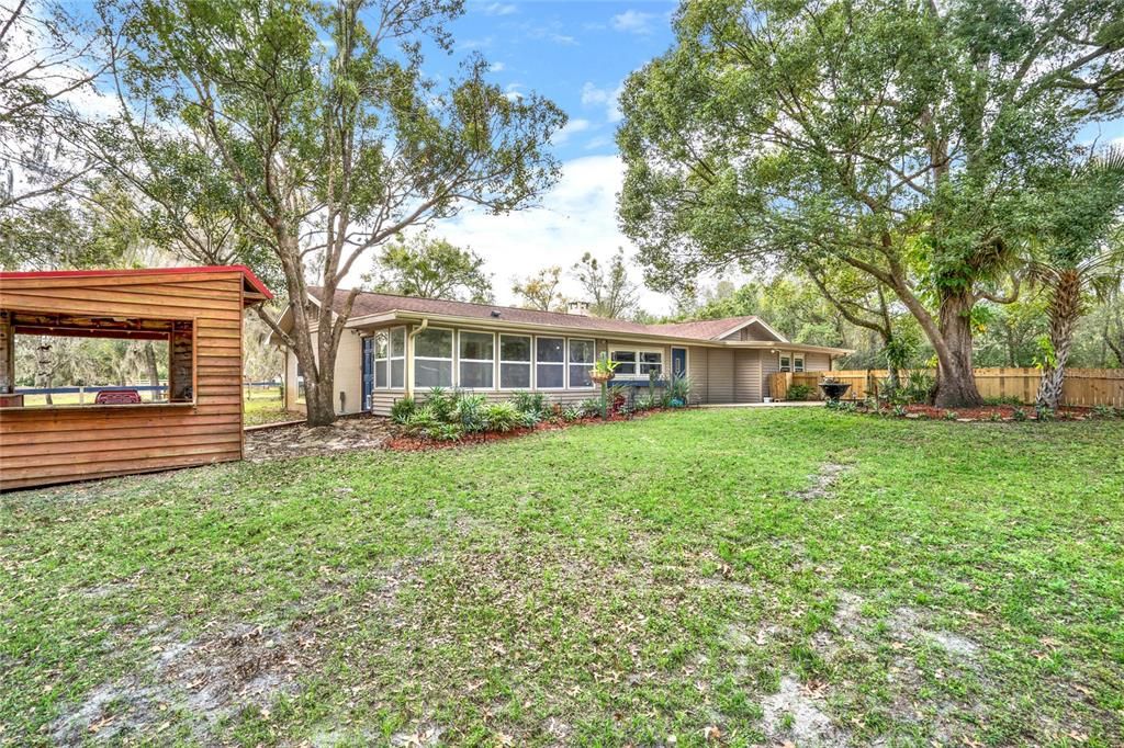 Recently Sold: $1,100,000 (4 beds, 3 baths, 2337 Square Feet)