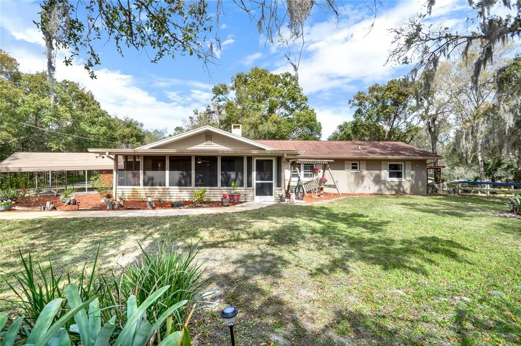 Recently Sold: $1,100,000 (4 beds, 3 baths, 2337 Square Feet)