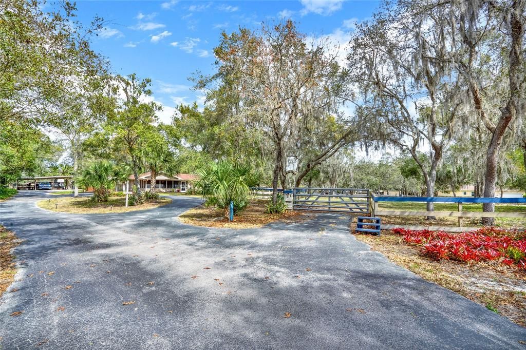 Recently Sold: $1,100,000 (4 beds, 3 baths, 2337 Square Feet)