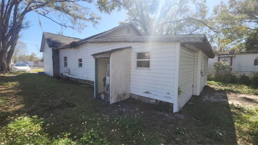 Active With Contract: $75,000 (3 beds, 1 baths, 1236 Square Feet)