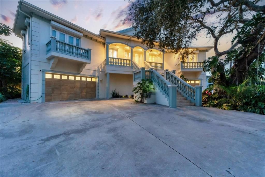 Recently Sold: $4,999,900 (4 beds, 5 baths, 7285 Square Feet)