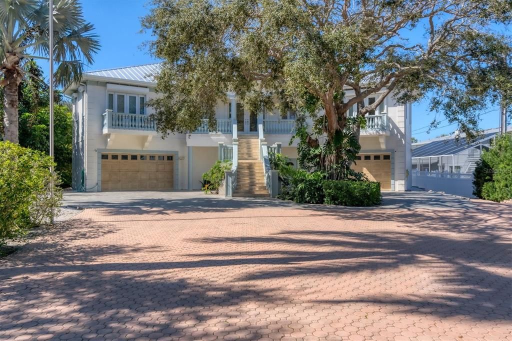 Recently Sold: $4,999,900 (4 beds, 5 baths, 7285 Square Feet)