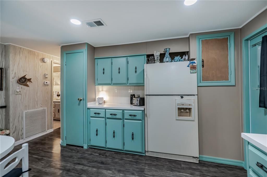 Kitchen and hallway to the 2 bedrooms