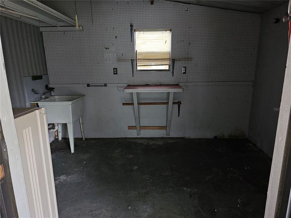 For Sale: $85,000 (2 beds, 2 baths, 974 Square Feet)