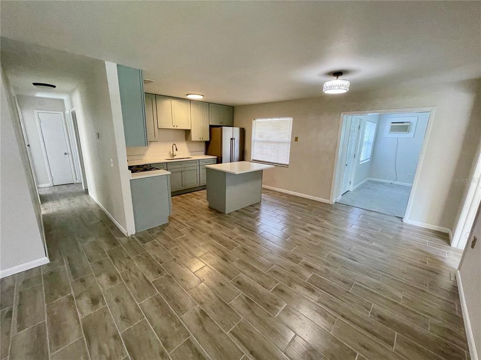 Recently Rented: $1,875 (3 beds, 1 baths, 1179 Square Feet)