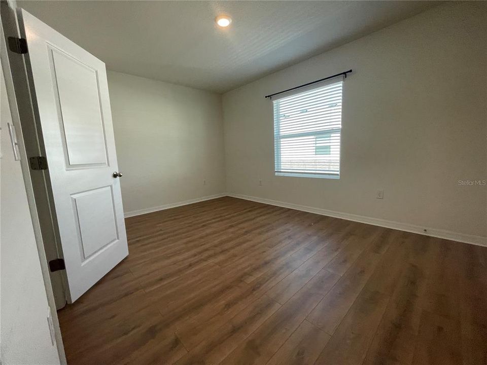For Rent: $2,350 (3 beds, 2 baths, 1673 Square Feet)