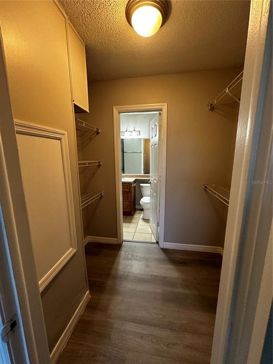 For Rent: $1,600 (2 beds, 1 baths, 881 Square Feet)