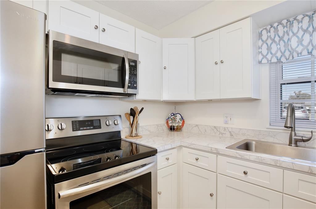 Active With Contract: $198,500 (2 beds, 2 baths, 1027 Square Feet)
