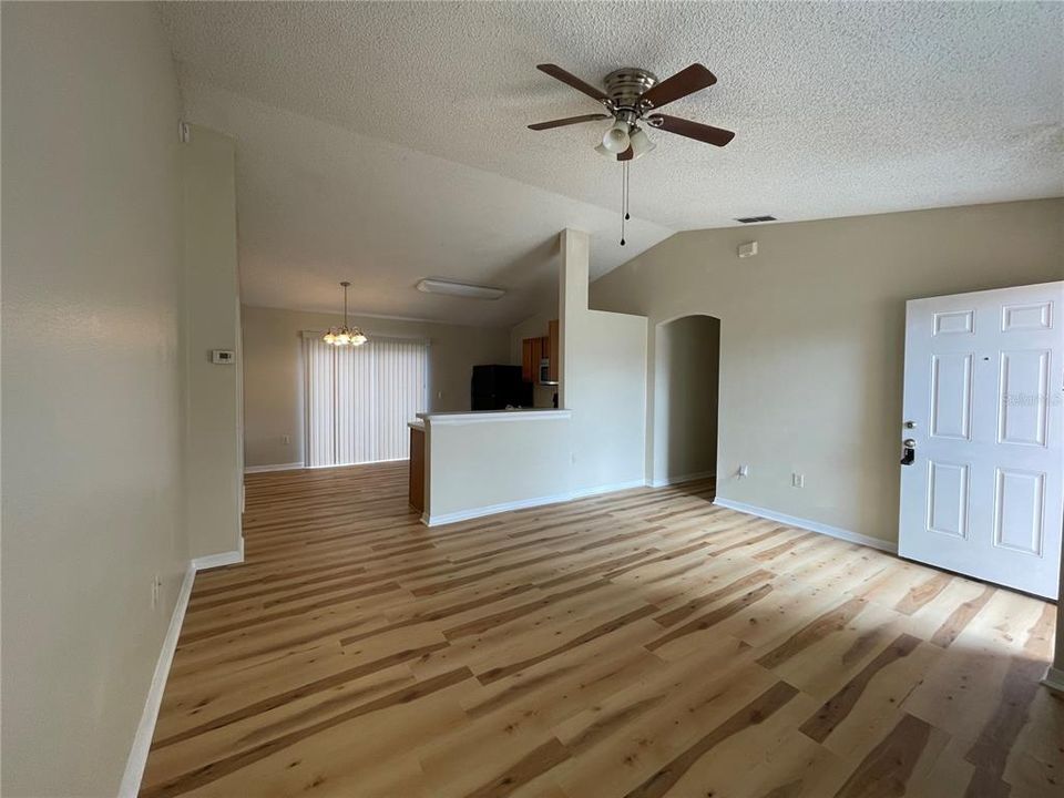 For Rent: $1,800 (3 beds, 2 baths, 1197 Square Feet)