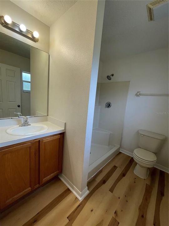 Active With Contract: $1,800 (3 beds, 2 baths, 1197 Square Feet)