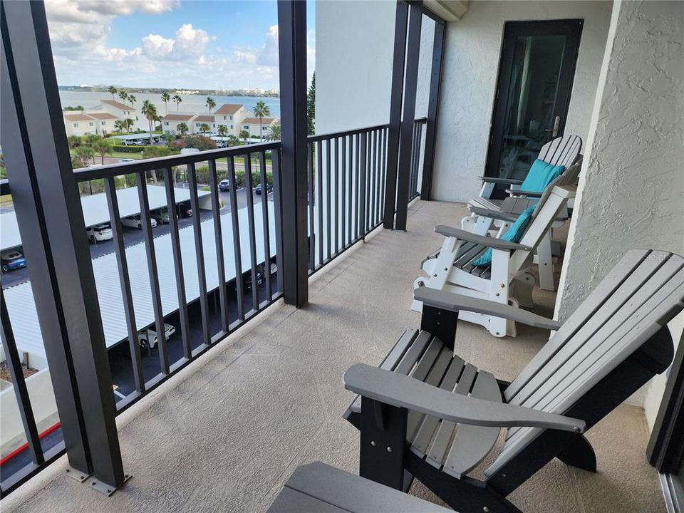 Active With Contract: $3,500 (2 beds, 2 baths, 1385 Square Feet)