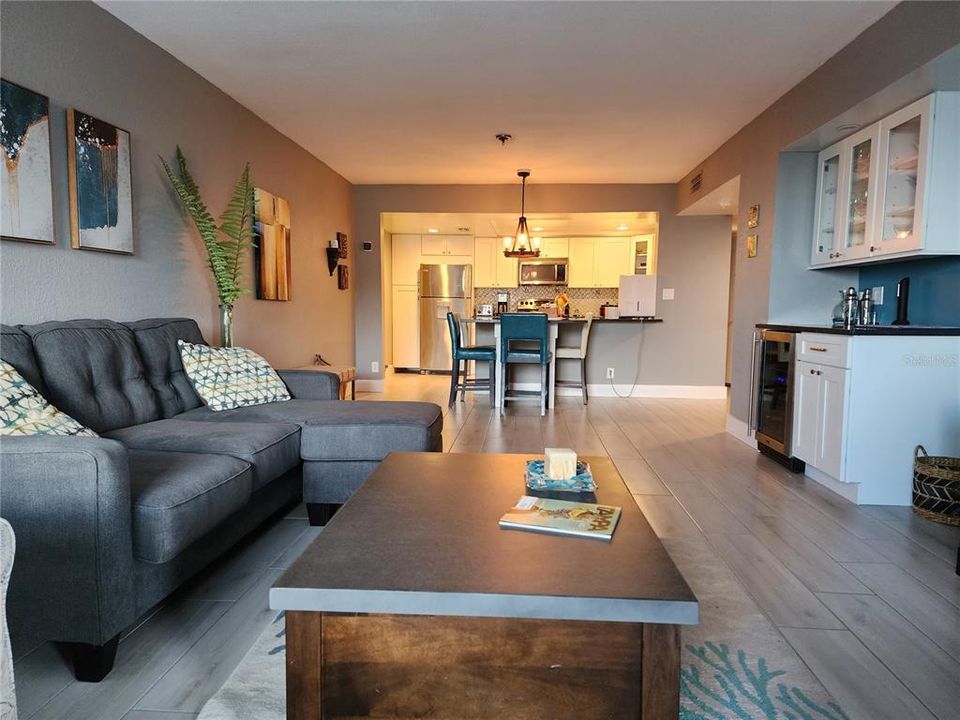 Active With Contract: $3,500 (2 beds, 2 baths, 1385 Square Feet)