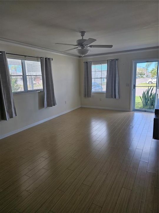 For Rent: $1,950 (2 beds, 2 baths, 1042 Square Feet)