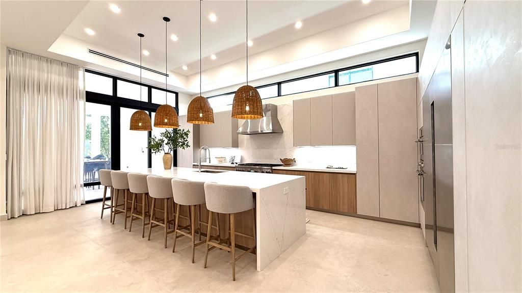 待售: $11,995,000 (6 贝兹, 6 浴室, 8100 平方英尺)