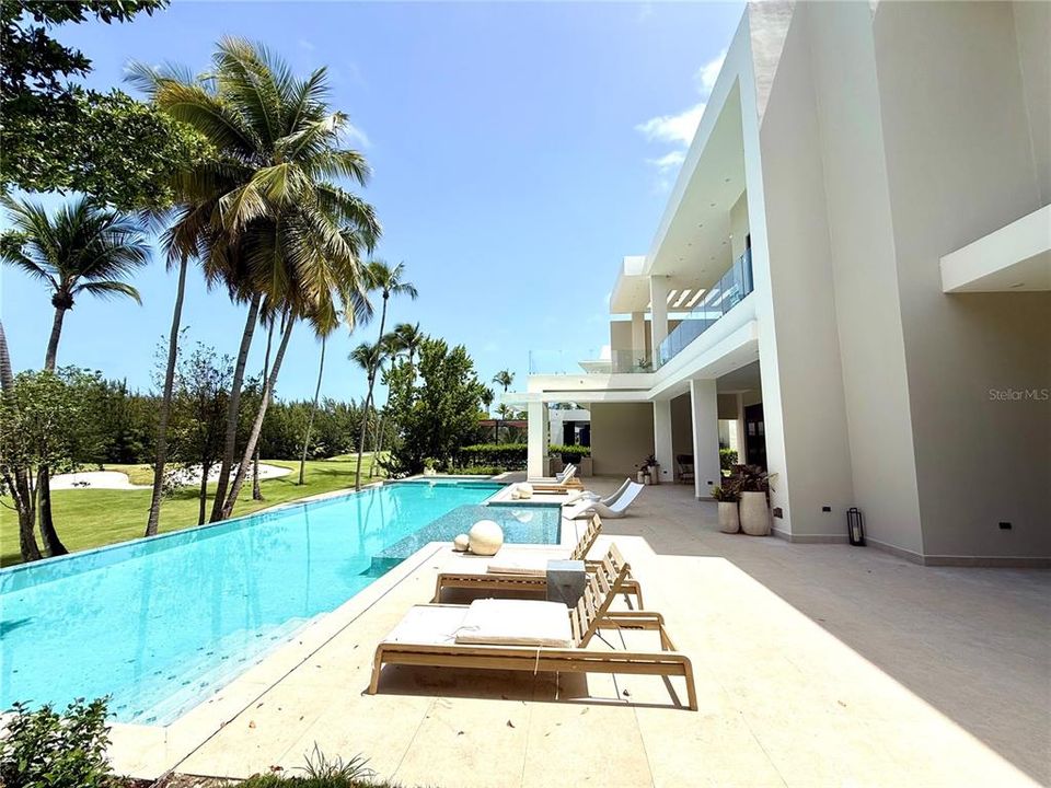 待售: $11,995,000 (6 贝兹, 6 浴室, 8100 平方英尺)