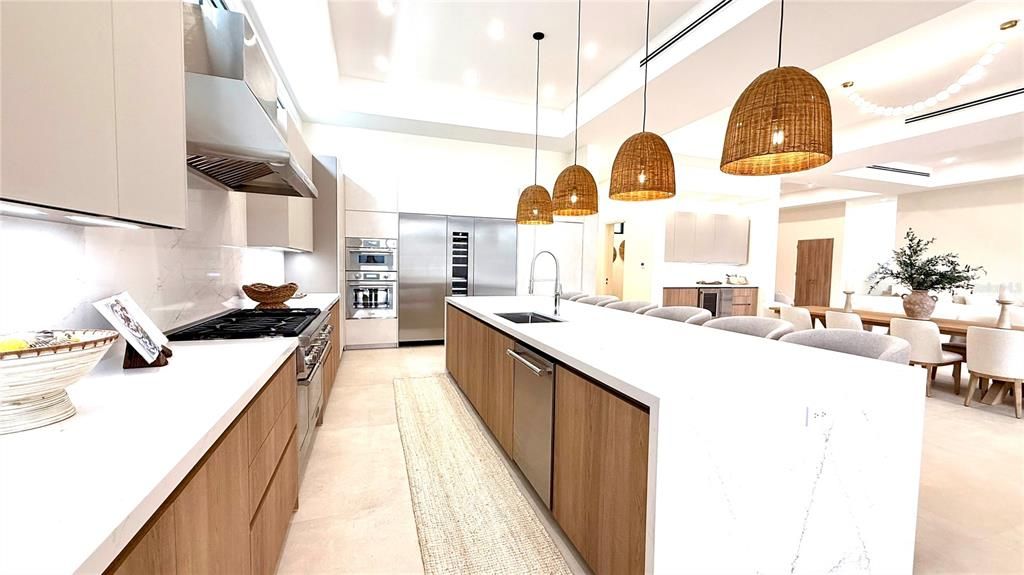 待售: $11,995,000 (6 贝兹, 6 浴室, 8100 平方英尺)