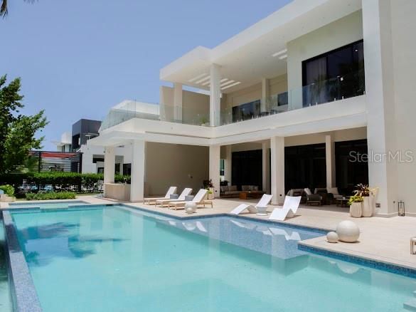 待售: $11,995,000 (6 贝兹, 6 浴室, 8100 平方英尺)