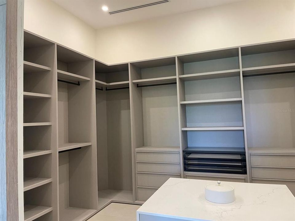 待售: $11,995,000 (6 贝兹, 6 浴室, 8100 平方英尺)