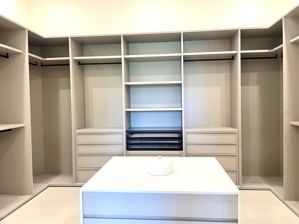 待售: $11,995,000 (6 贝兹, 6 浴室, 8100 平方英尺)