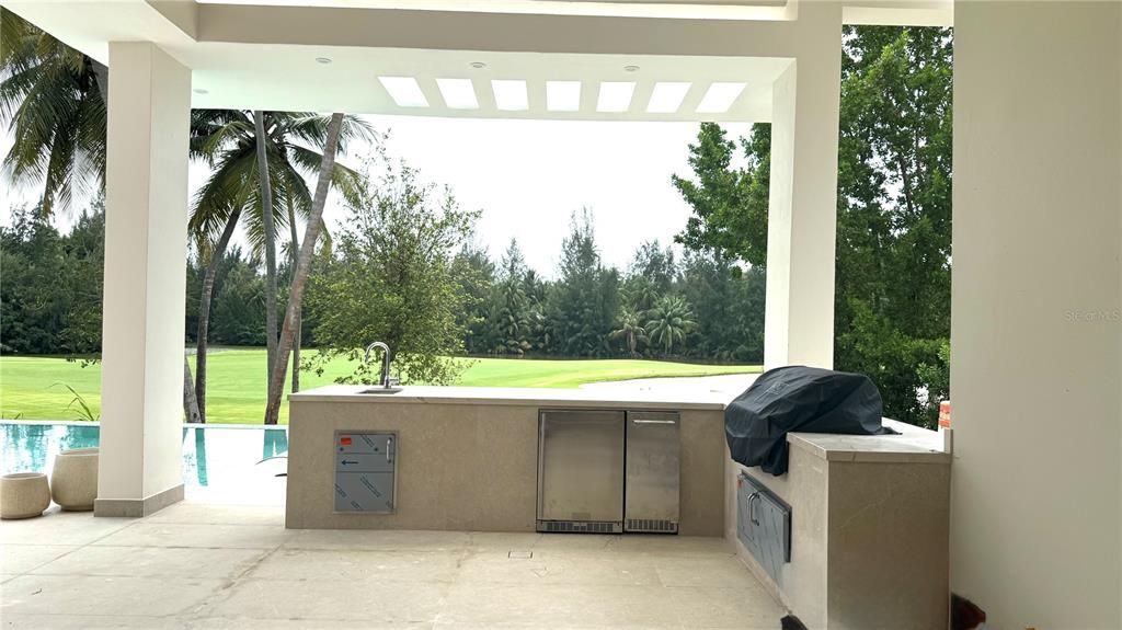 待售: $11,995,000 (6 贝兹, 6 浴室, 8100 平方英尺)