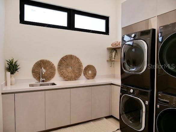 待售: $11,995,000 (6 贝兹, 6 浴室, 8100 平方英尺)