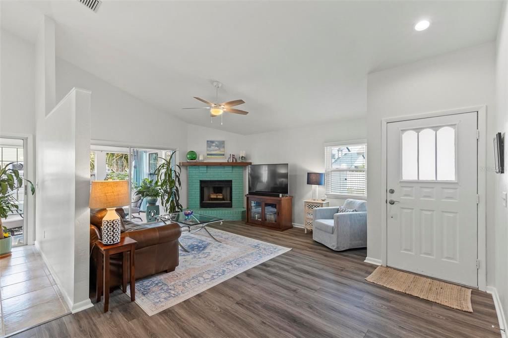 Active With Contract: $539,000 (3 beds, 2 baths, 1322 Square Feet)