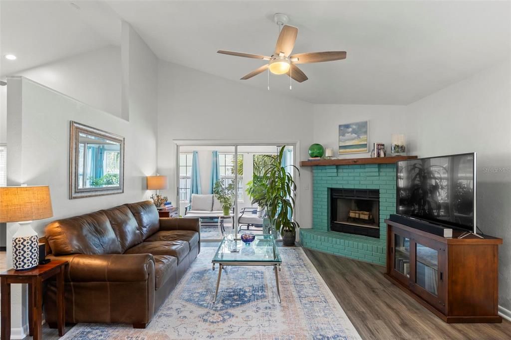 Active With Contract: $539,000 (3 beds, 2 baths, 1322 Square Feet)