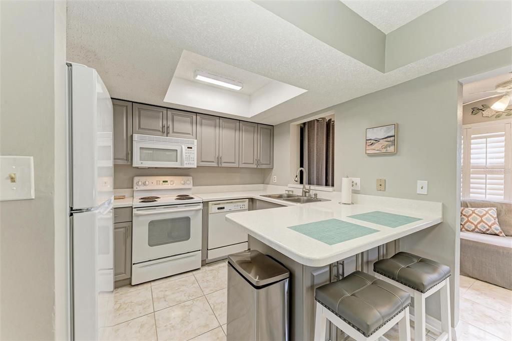 Active With Contract: $145,000 (2 beds, 2 baths, 1071 Square Feet)