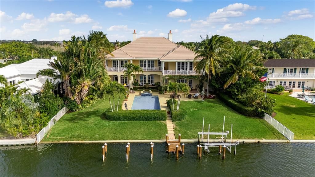 Recently Sold: $7,950,000 (6 beds, 8 baths, 7872 Square Feet)