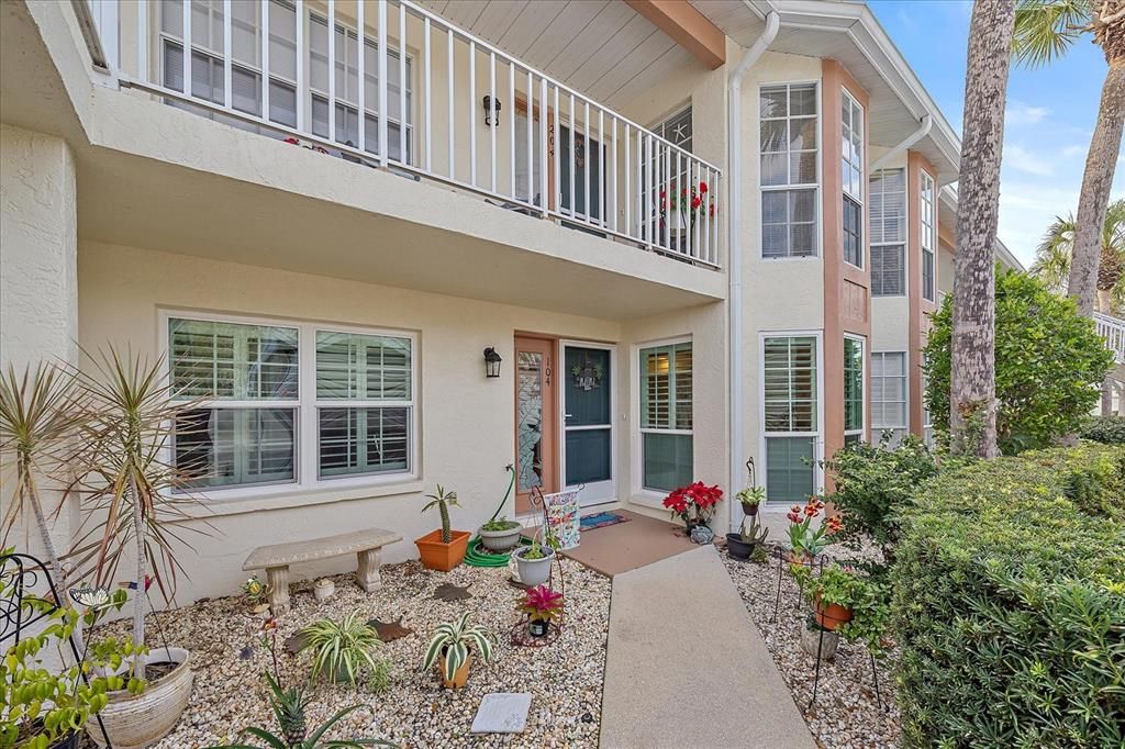 Vendido Recientemente: $285,000 (2 camas, 2 baños, 1060 Pies cuadrados)