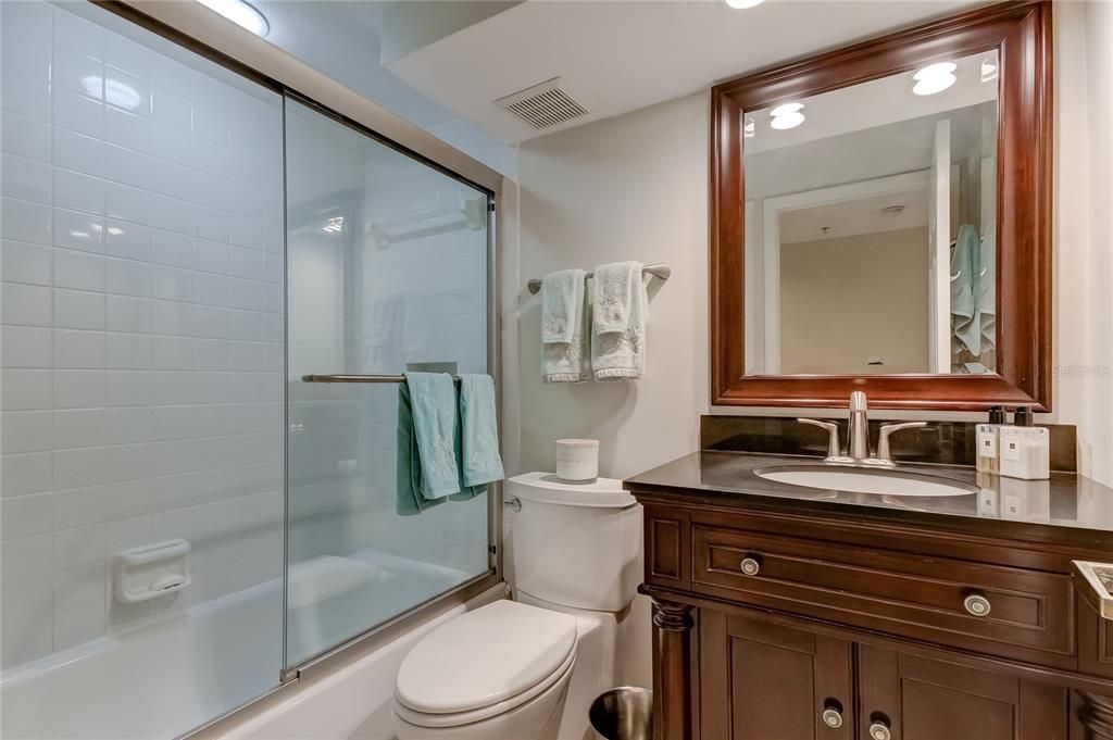 最近租的: $6,000 (3 贝兹, 2 浴室, 2070 平方英尺)