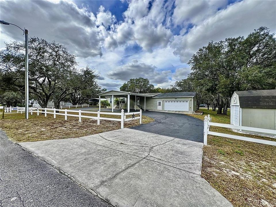 For Sale: $299,000 (3 beds, 2 baths, 1571 Square Feet)