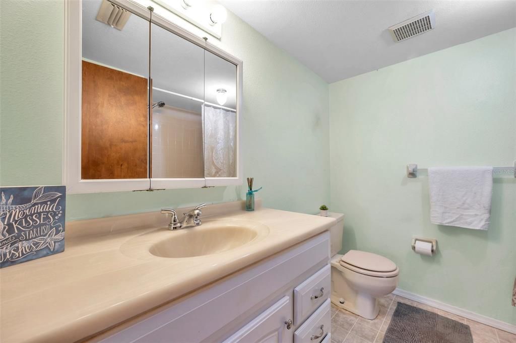 Active With Contract: $119,000 (2 beds, 2 baths, 1251 Square Feet)