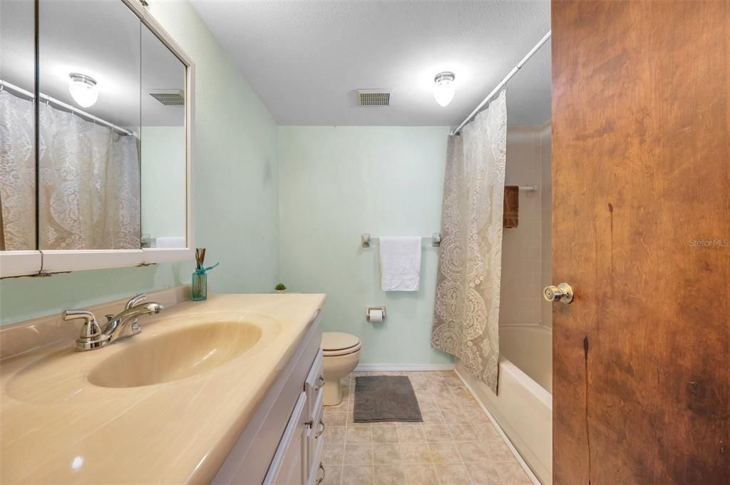 最近售出: $119,000 (2 贝兹, 2 浴室, 1251 平方英尺)