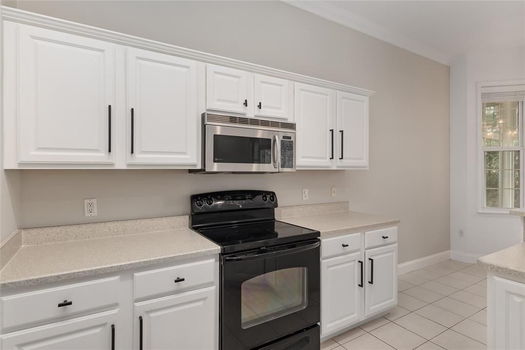 For Sale: $399,000 (4 beds, 2 baths, 2221 Square Feet)