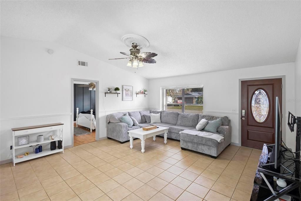 For Sale: $309,500 (3 beds, 2 baths, 1652 Square Feet)