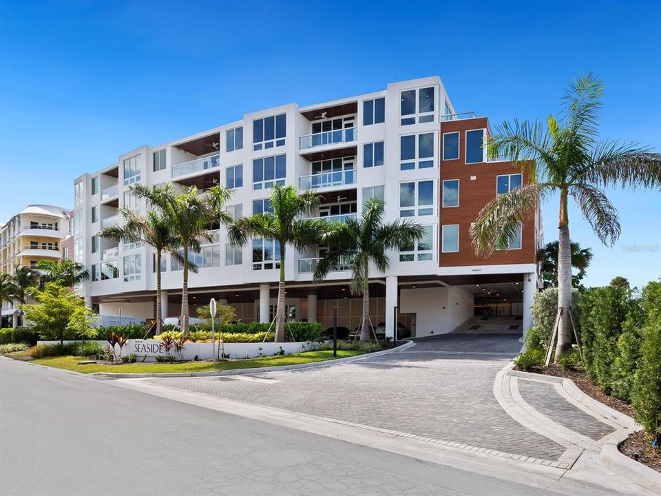 Recently Sold: $5,250,000 (3 beds, 3 baths, 2631 Square Feet)