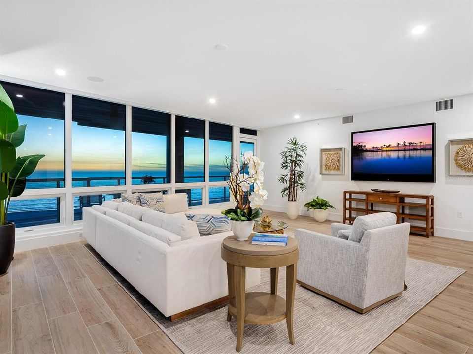 Recently Sold: $5,250,000 (3 beds, 3 baths, 2631 Square Feet)