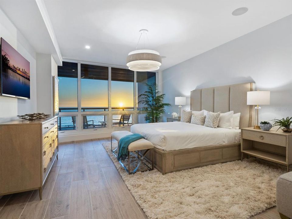 Recently Sold: $5,250,000 (3 beds, 3 baths, 2631 Square Feet)