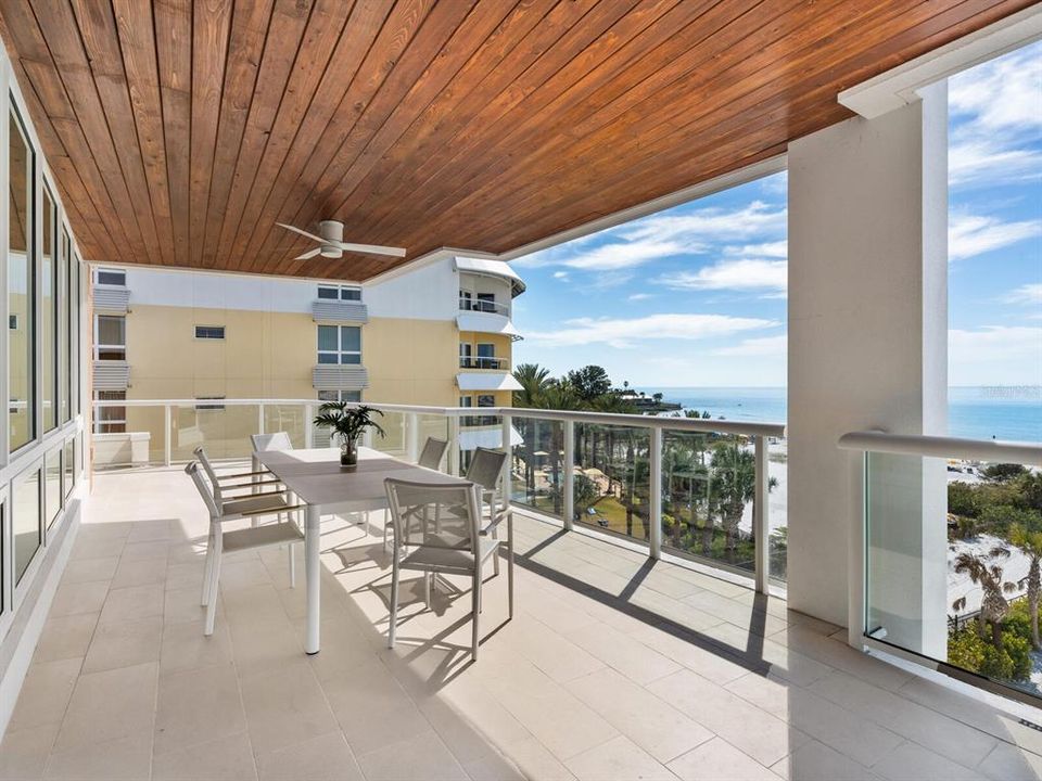 Recently Sold: $5,250,000 (3 beds, 3 baths, 2631 Square Feet)